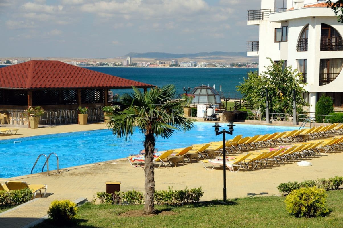 Zařízený 2+kk ve Sveti Vlas - v první linii u moře s výhledem, který neomrzí